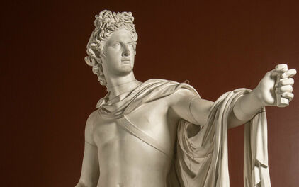Detalj av skulptur föreställande Apollo di Belvedere.